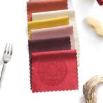 رومیزی ژاگارد گرد قطر 250 رزین تاژ طرح رمانس - Image 4